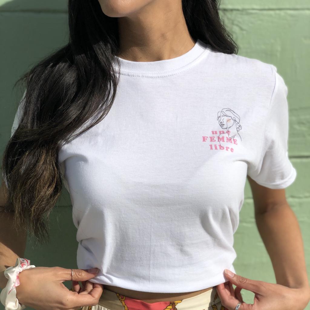 Une Femme Libre Tee